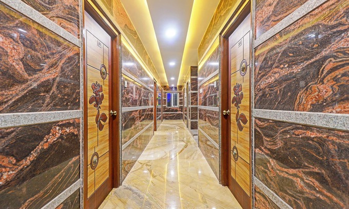 Tambaram Hotel | Fabhotel saravana shelters residency - Near tambaram railway station