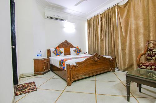 DLF Phase 3 Hotel | FabHotel Singh Suite - DLF Phase 3, Gurugram