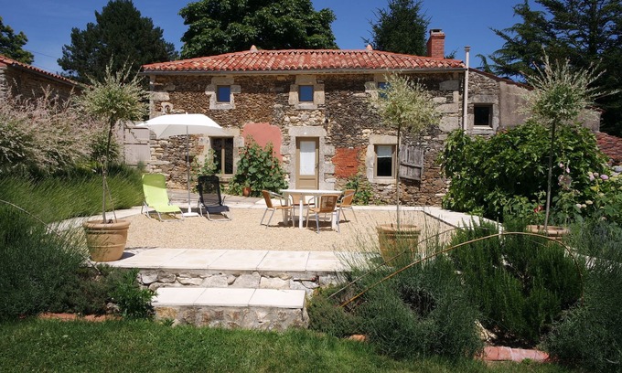 La Caillere-Saint-Hilaire Cottage | Fabulous character gite, recently renovated to a high standard