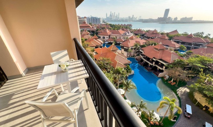Palm Jumeirah Apartment | Fabulous 1 bedroom apartment at 5-star Resort