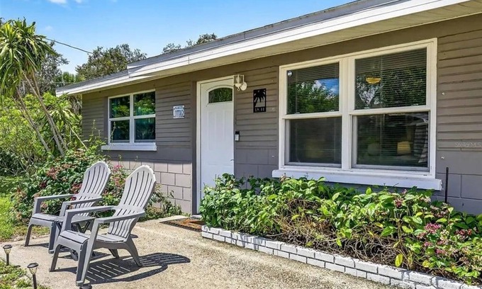Largo Cottage | Fabulous 2-bedroom cottage with AC in Largo