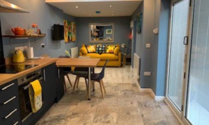 Llanybri Apartment | Fabulous apartment for 2 in Llansteffan