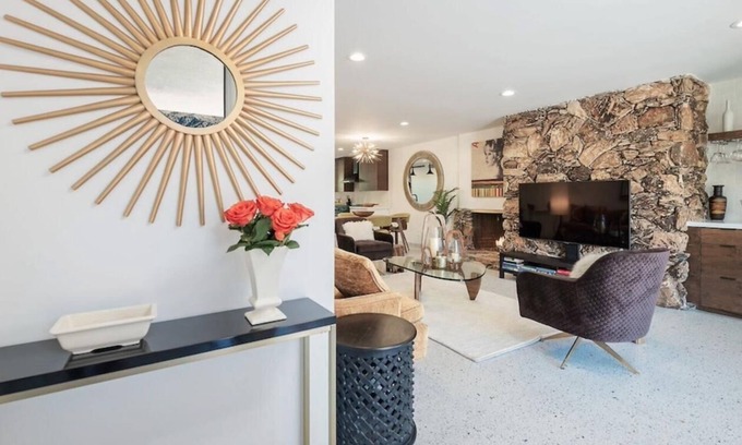 Old Las Palmas Condo | Fabulous Downtown Location!