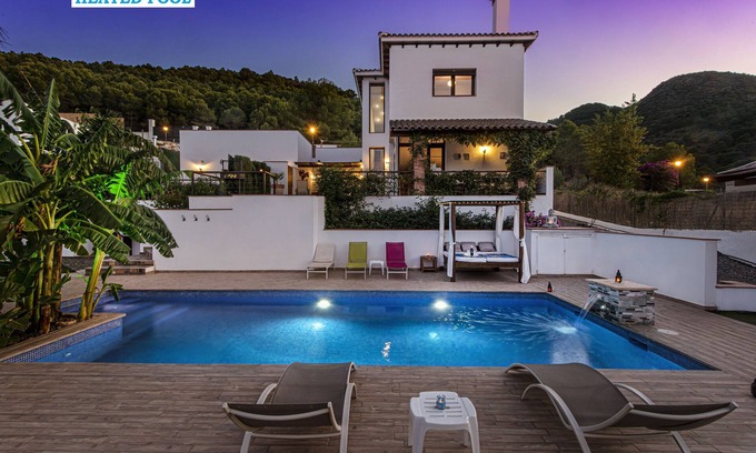 Pinos de Alhaurin Villa | Fabulous luxury villa for up to 12 people with beautiful views and heated pool