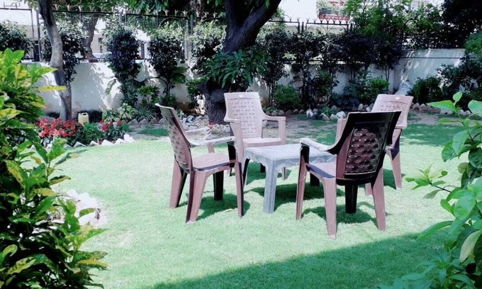 Kishangarh House | Fabulous Large Row House in best location