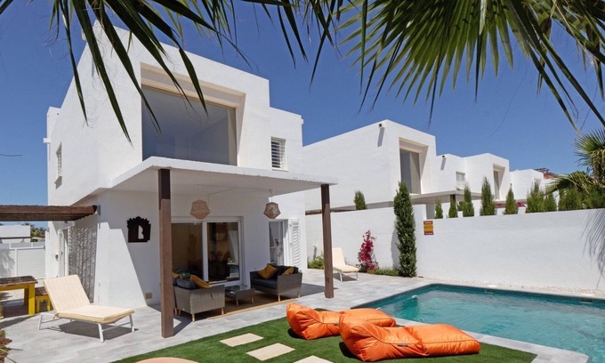 Mar de Cristal Villa | Fabulous Modern villa - sleeps 6 - Close to La Manga & 5 min walk to beach
