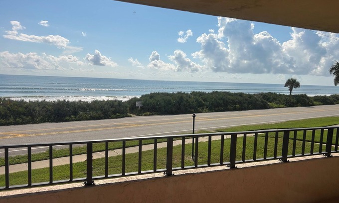 Ormond Beach Condo | Fabulous ocean front condo in Ormond Beach with amazing view!