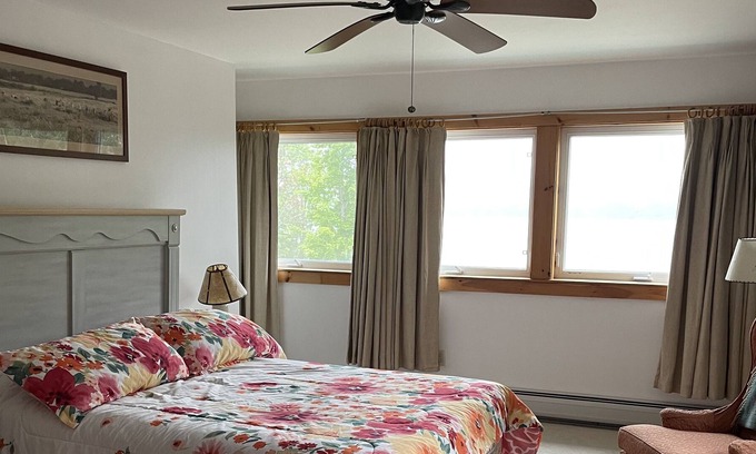 Newport House | Fabulous space for a gathering to ski, snowmobile or just have fun.