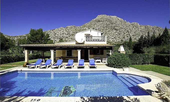 Cala Carbo Villa | Fabulous Villa, Private Pool, Stunning Picturesque Setting 20 mins walk to Port de Pollensa & Beach