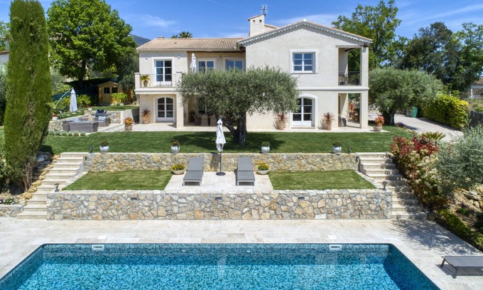 Le Rouret Villa | Fabulous villa with sea and mountain views between Valbonne and St Paul de Vence