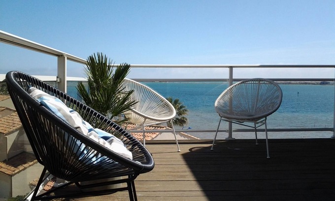 Gruissan Apartment | Facing the sea - Sunny and spacious cottage