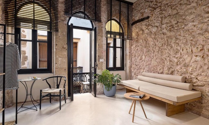 Old Town Hotel | Faedra Residence