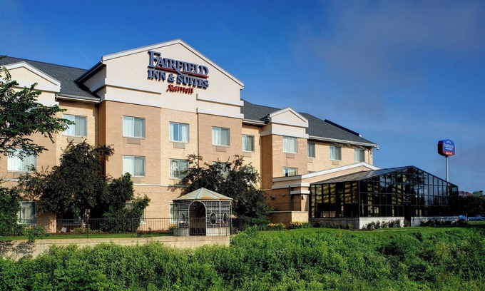 Indianapolis Hotel | Fairfield Inn and Suites by Marriott Indianapolis East
