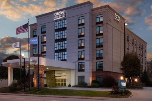 South Charleston Hotel | Fairfield Inn & Suites by Marriott Charleston