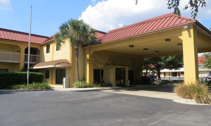 Mobile Hotel | Fairview Inn & Suites Mobile