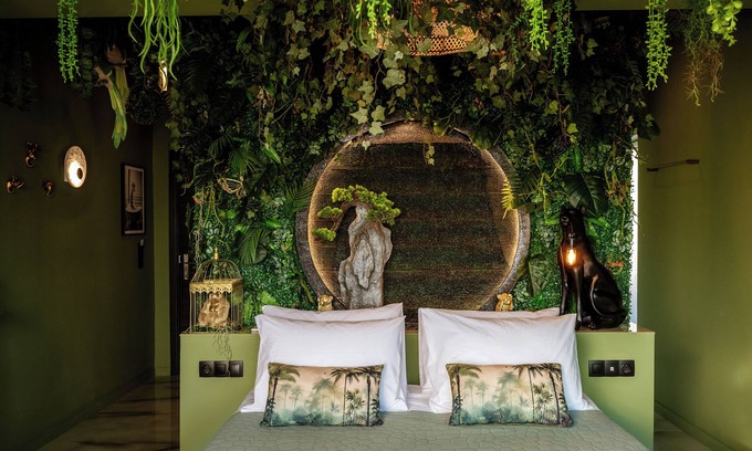 Psirri Apartment | Fairytale Athens Suites: The Enchanted Forest