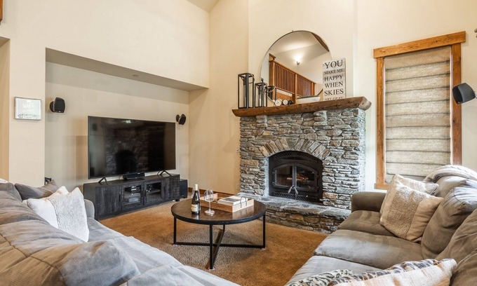 Mammoth Lakes House | Fall Availability! Home with Loft Area, Panoramic Mountain Views, and Shared Hot Tub!