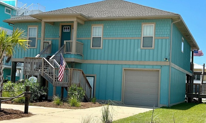 Navarre Beach House | Fall availability - Once Upon A Tide, Sleeps 15, canal, dock, luxurious home!