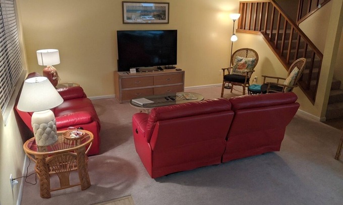 New Smyrna Beach House | Fall Deals! Smyrna Beach Ocean Views,Flagler Ave,shops, close to all.