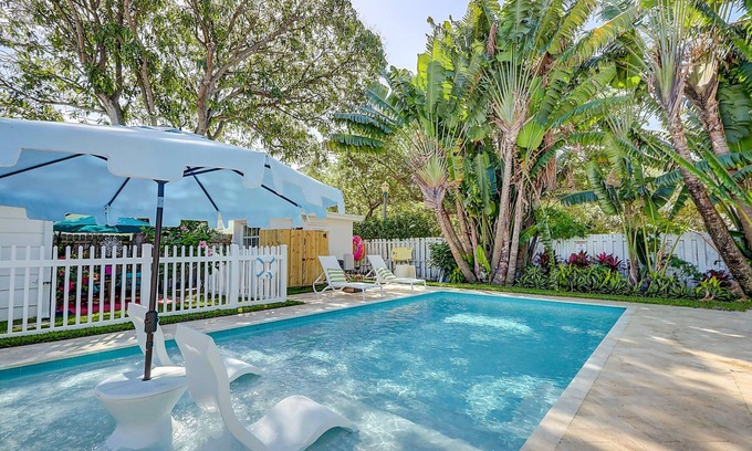 Delray Beach Cottage | Fall Getaway - Private Pool & New Bathroom - Limited Time October Rates