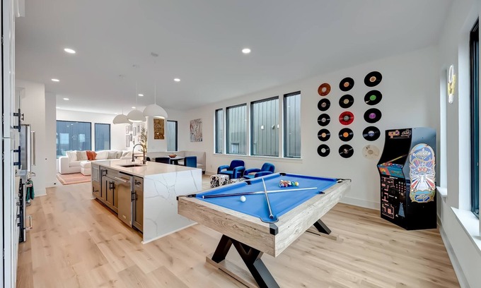 Hurwood Heights House | Fall getaway rooftop hot tub, sauna, game zone, twin homes near Broadway