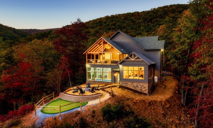 Gatlinburg - Pigeon Forge Cabin | Fall Luxury 5BR Cabin | Pool, Hot Tub, Smokies Views