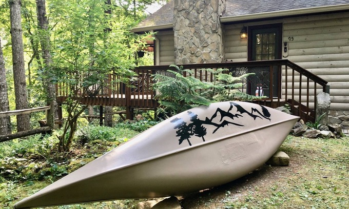 Almond Cabin | Fall Sale! Rustic cabin Near Tsali, Bryson City, NOC, Pets Ok