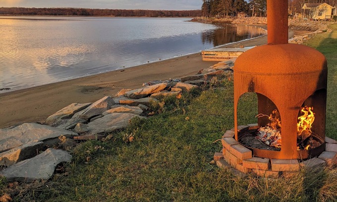 Sainte-Anne-de-Kent House | Fall Vista Waterfront Retreat | Coastal Calm & Comfort
