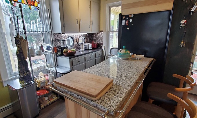 Frederick House | Fall & Winter: Weekends, Vacation, Corporate, Historic-District Home, OSP, A-1!