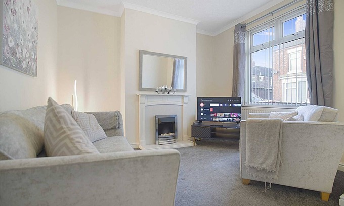 Darlington House | Falmer Serene Getaway, Newly Refurbished, Sleeps 4