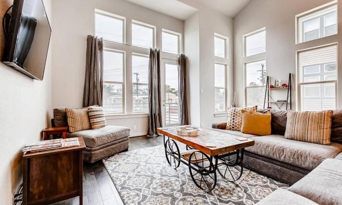 Tobin Hill House | Fam Friendly 5 Bed Home Blocks To Pearl/Riverwalk!