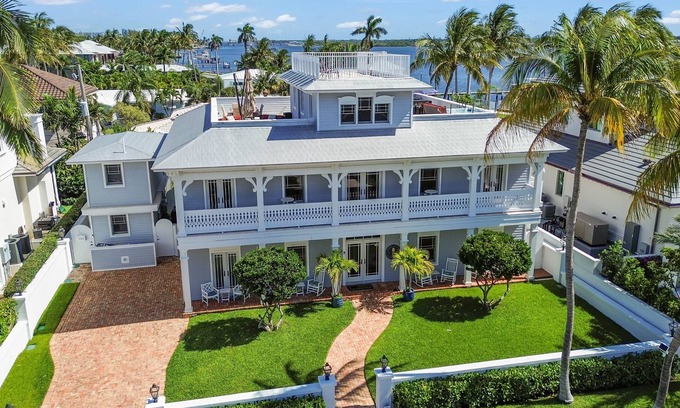 Southend House | Families, Friends, Special Events-Paradise found! Tiki hut by the 50ft lap pool