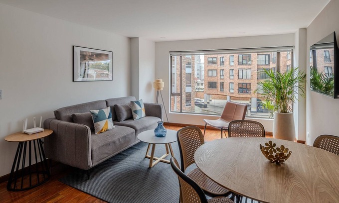 Chapinero House | Family 3BR @Commercial area and near Zona G