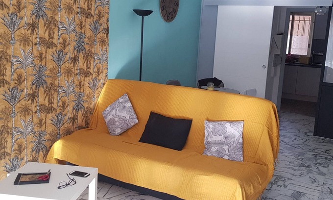 Golfe Juan Apartment | Family apartment by the sea