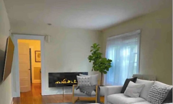 Manasquan House | Family beach house! 6 min bike ride to beach & ONE block to town!