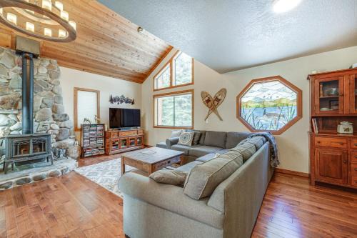 Truckee House | Family Cabin with Community Perks in Truckee!