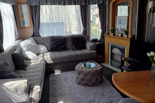 Chapel Saint Leonards Ski Chalet | Family Caravan-Pets-Golden Palm-Pool-Arcades