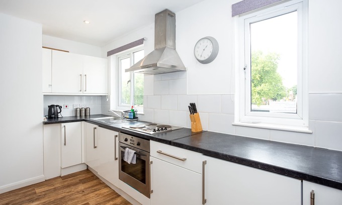 Southend-on-Sea Apartment | Family Comfort - Southend Stays