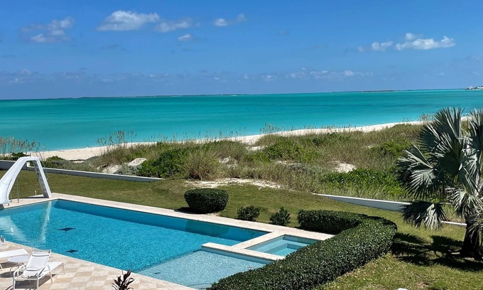 Treasure Cay House | Family estate coach house and guest house on TC beach with beautiful pool