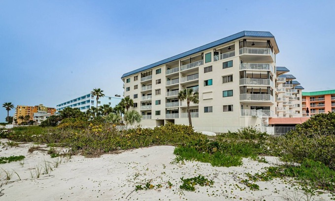 Indian Shores Condo | Family Favorite Beach Escape & HDTV with 200 Channels!~ BP301