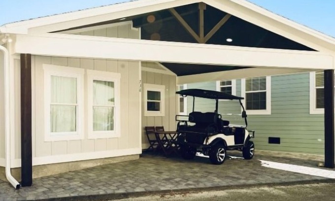 Lower Grand Lagoon Cottage | Family Friendly Venture Out Getaway