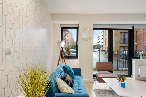Bedford Apartment | Family Friendly 2BR in Bedford, Parking, Free WiFi, Gym & Cinema room