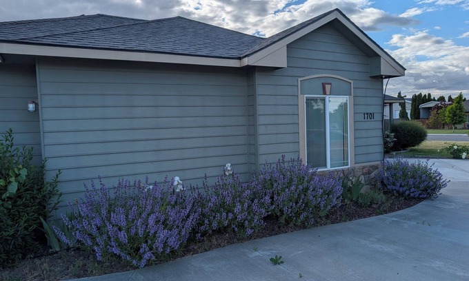 West Richland House | Family-Friendly, 4-bedroom house in lovely West Richland