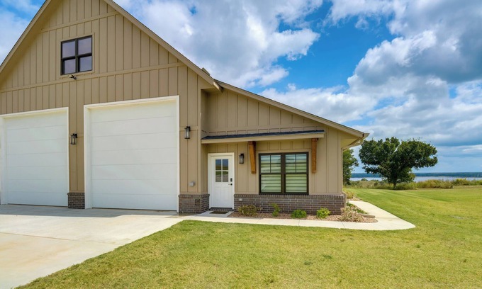 Ponca City Apartment | Family-Friendly Apt w/Lake Views in Ponca City!
