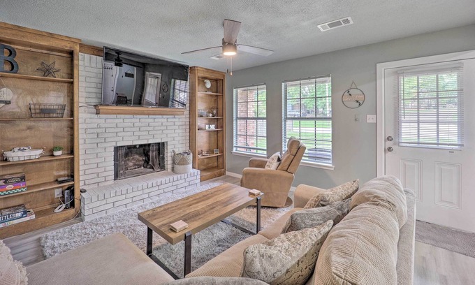 Uniontown House | Family-Friendly Barling Retreat: Yard & Deck!