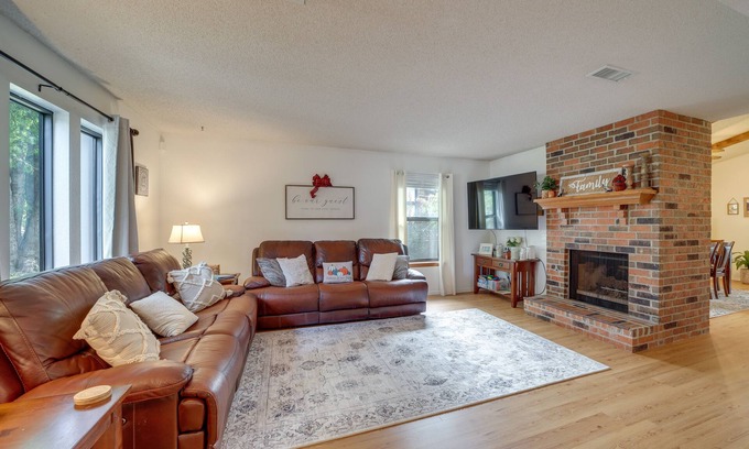 Broken Arrow House | Family-Friendly Broken Arrow Retreat w/Yard!
