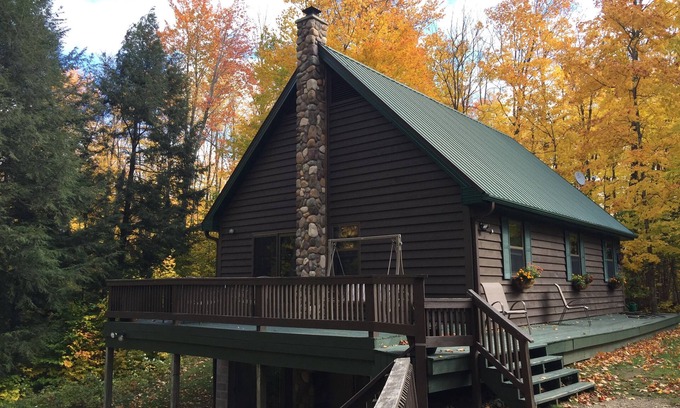 Wetmore Cabin | Family friendly chalet style, Hiking, Inland lakes, Pic Rocks/Munising!