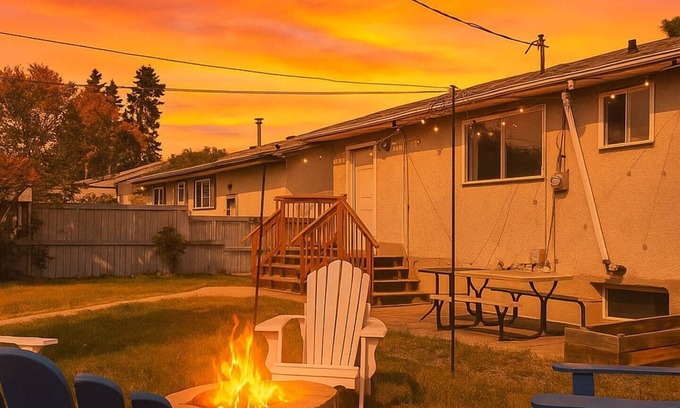 West Edmonton House | Family-friendly comfort near Misericordia Hospital and West Ed Mall