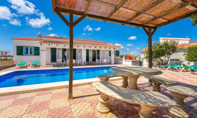 Cala en Porter House | Family-Friendly Vacation Home "Villas Vanessa & Ruth" with Pool and Terrace