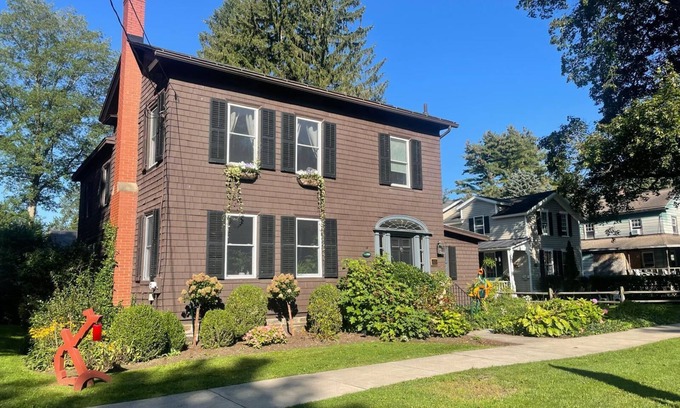 East Homer House | Family-Friendly Historic Home with Private Sauna and Spacious Yard